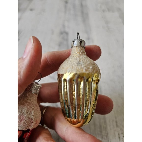 Vintage flocked acorn glass red gold ornament Xmas tree - Picture 8 of 11